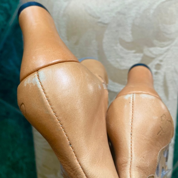 John Fluvog - Picture 5 of 6